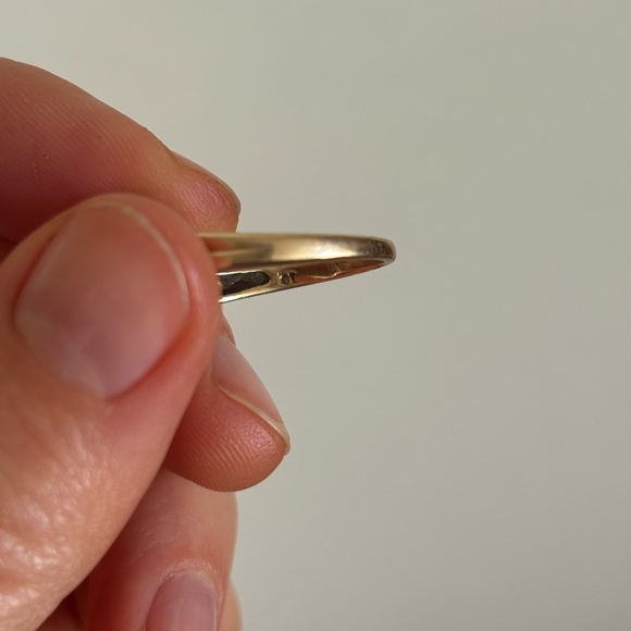 Vintage 10k Gold Wavy Ring with Channel Set Diamonds - Picture 7 of 8